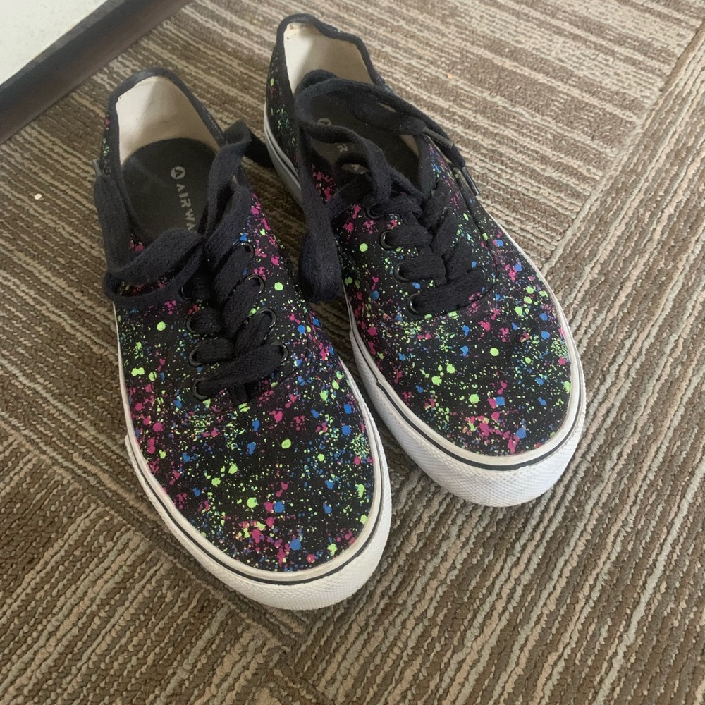 Airwalk Women’s Canvas Sneakers Black multicolor Paint Splatter Lace Up 6